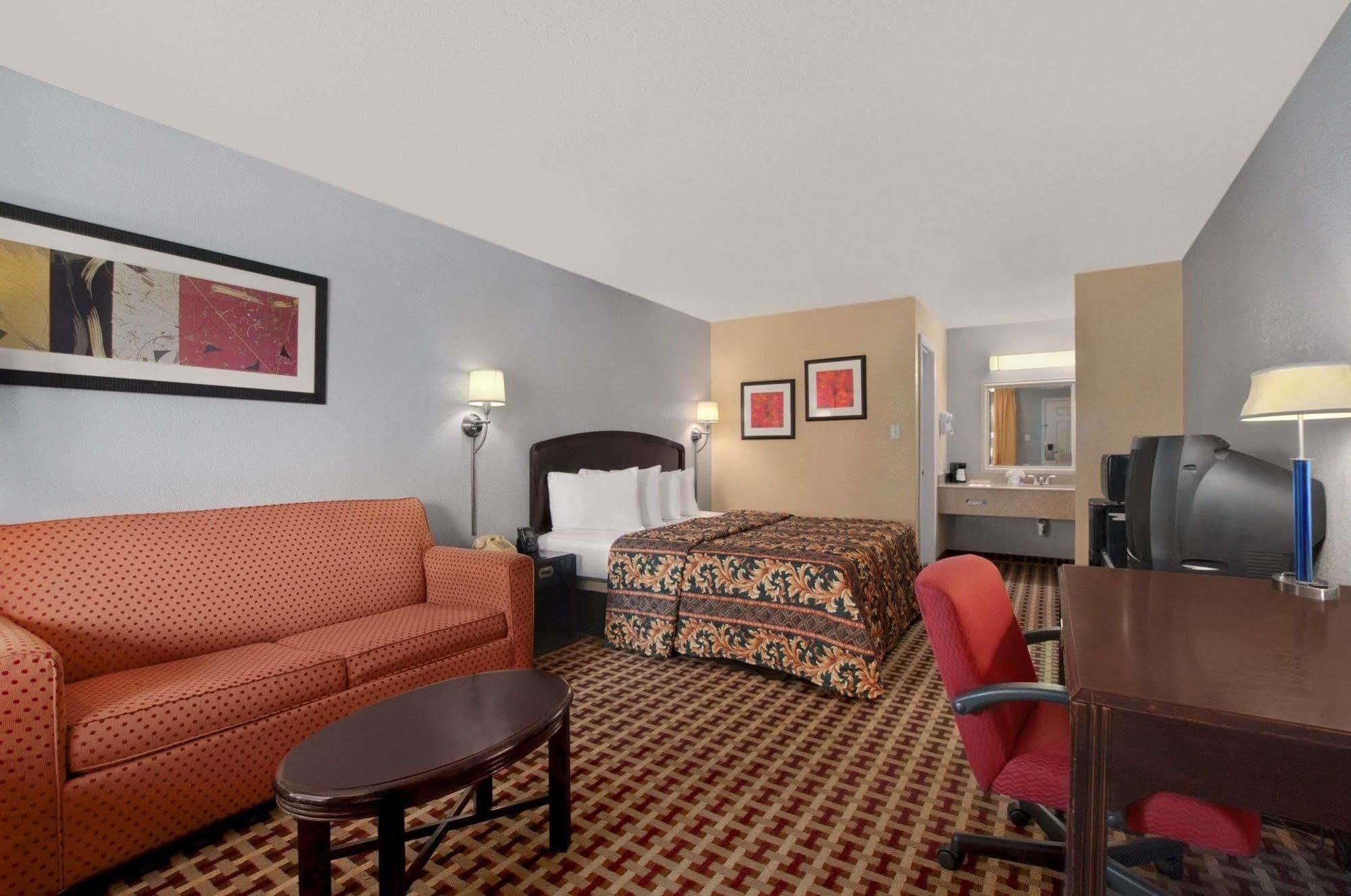 Super 8 By Wyndham Corsicana Exterior photo
